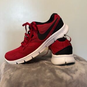Nike Flex Experience Kids Red and Black Sneakers size 6 Youth